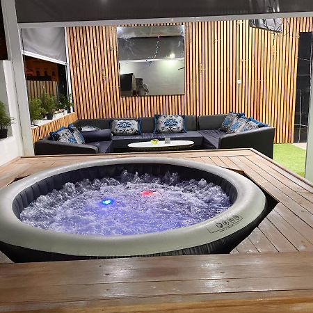 Appartement Avec Terasse Jaccuzi Barbecue Netflix Vue Sur Mer Totalement Gratuit Sans Supplement Al Hoceima Luaran gambar
